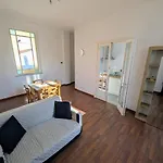 Tuscany Centro アパート
